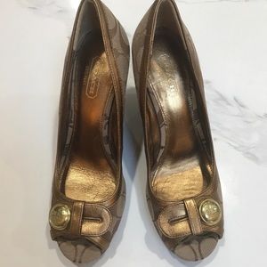 Coach Signature Logo Wedge Peep Toe Shoes Size 6